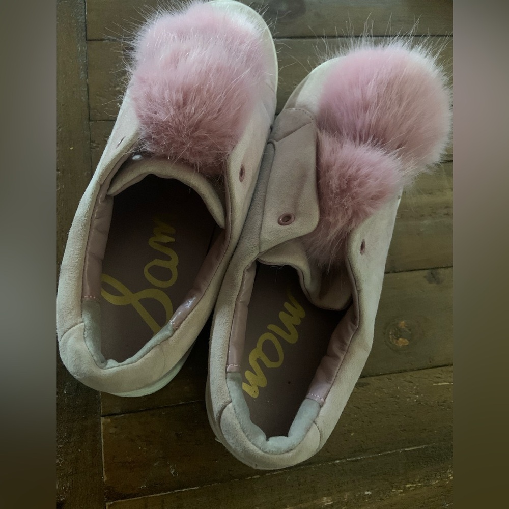 Sam Edelman Pom Pom faux fur suede sneaker size 8.5M